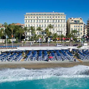 West End Promenade Hotel
