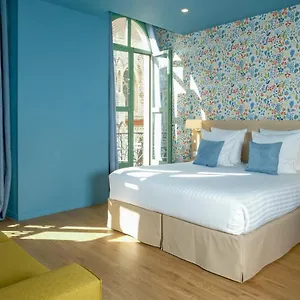 Du Centre, Un Ammi Hotel